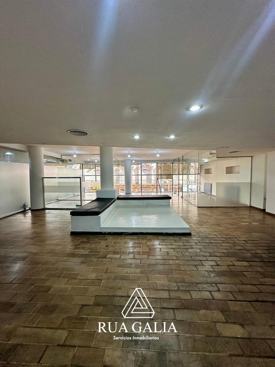 Alquiler – Local Comercial en Galería London | Av Gral. Paz 186